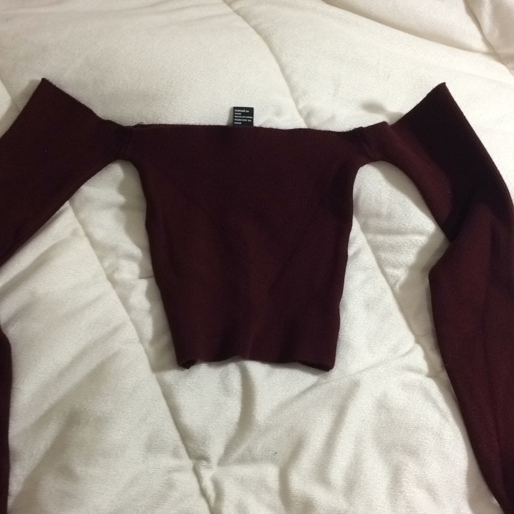 Forever21 burgundy off the shoulder sleeves